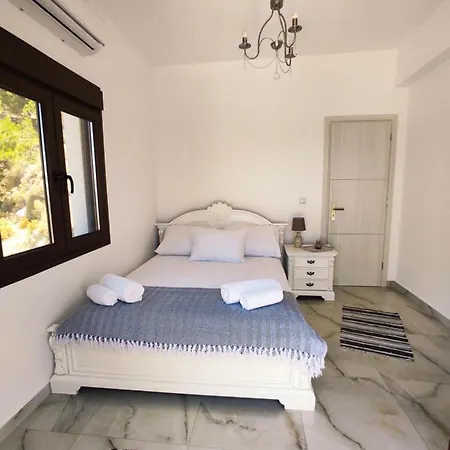 Apartamento Via Ferrata House Myrties Exterior foto